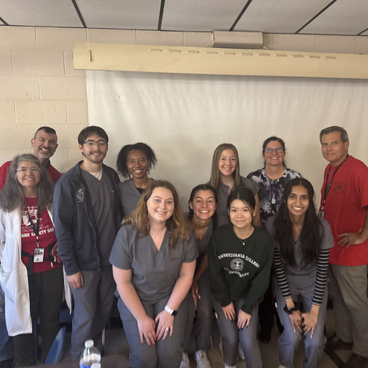 TEI doctors and students in a group photo