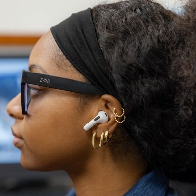 Student airbuds thumbpic2