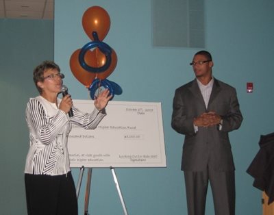 Dr. O speaking at a past LOFK event