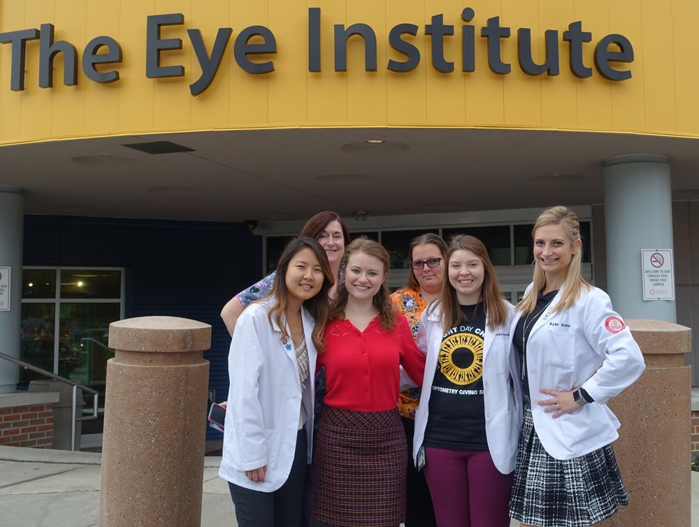Students outside of TEI