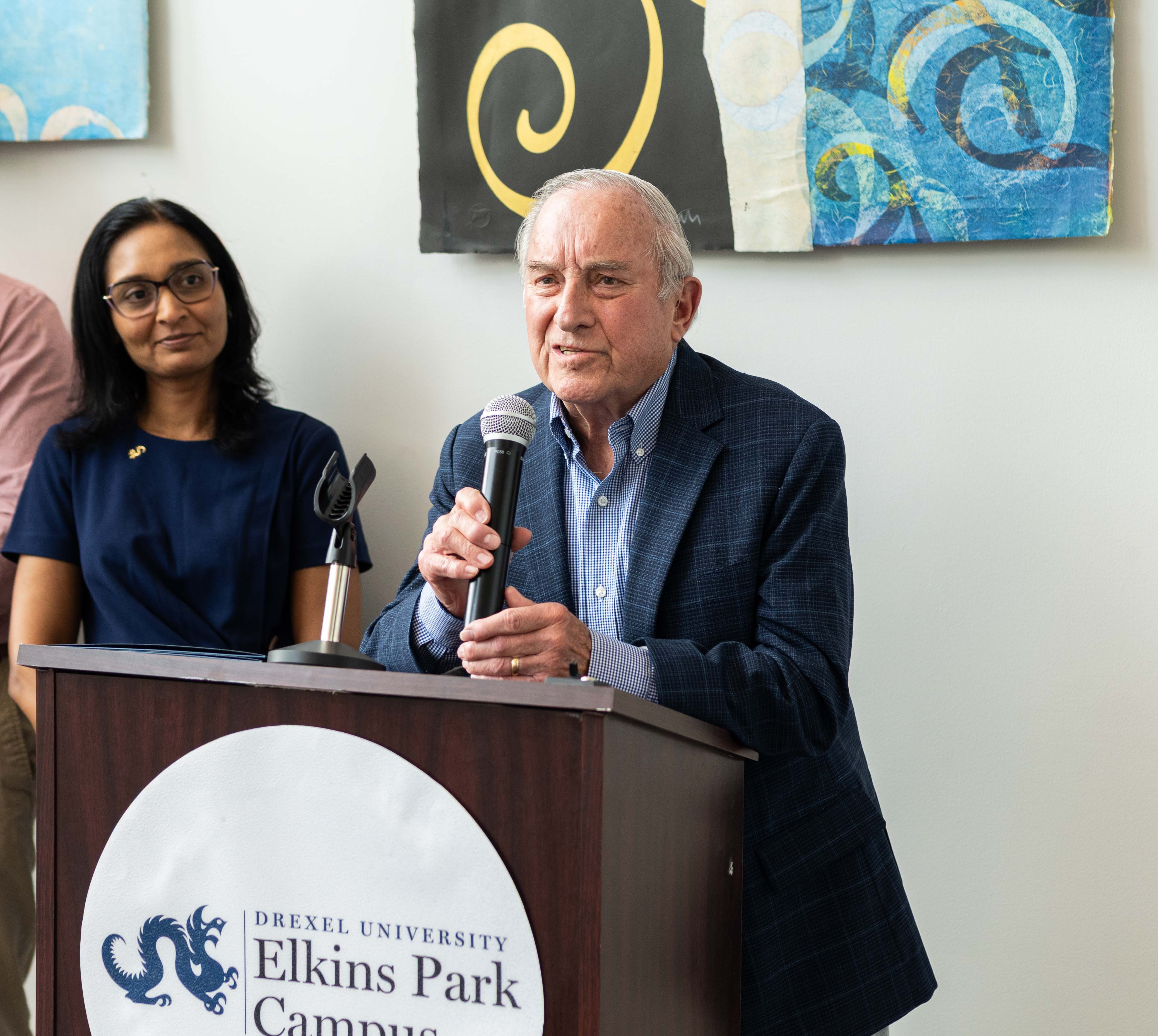 Dr. Bernard Blaustein at the podium during Residents Day