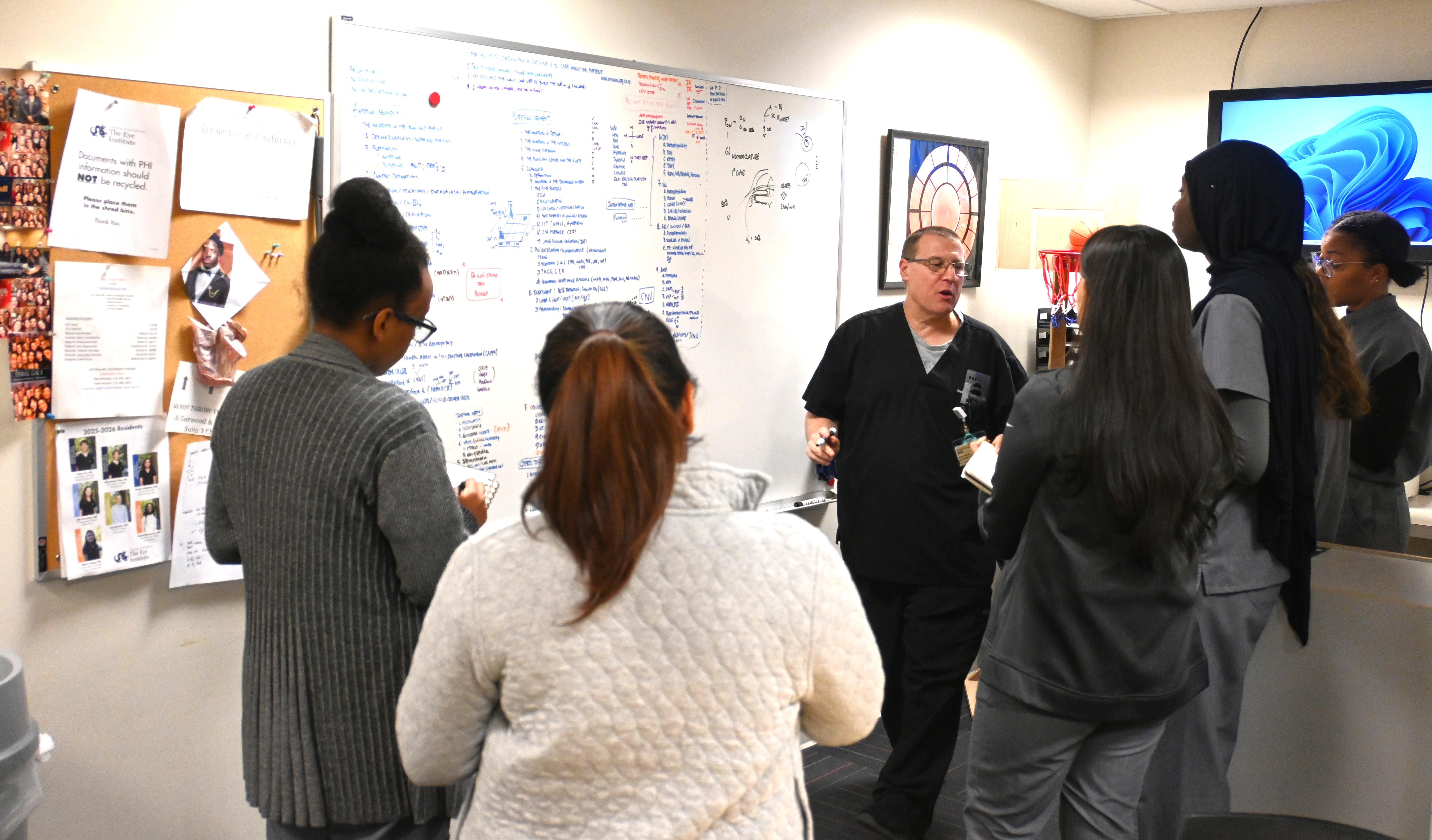 Dr. Gurwood teaching students at TEI pic1